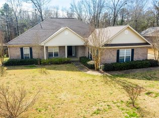 93 Crescent Ridge Ct, Deatsville, AL 36022