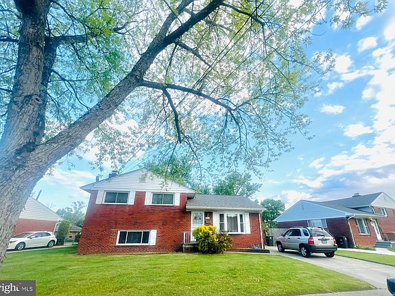 3rd image of 8008 Carey Branch Pl
