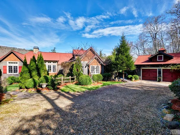 268 Blue Valley Falls Dr, Highlands, NC 28741