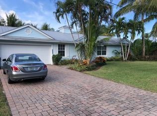 9325 SE Delafield St, Hobe Sound, FL 33455