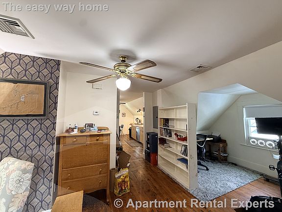 3rd image of 15 Knapp St Unit 2
