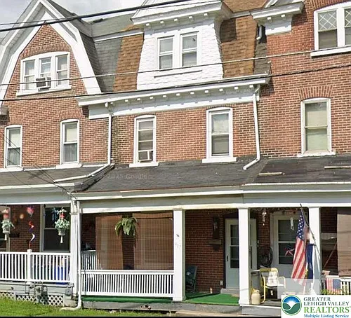 917 Center St Photo 1