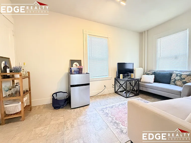 33 Winship Pl — Photo 9