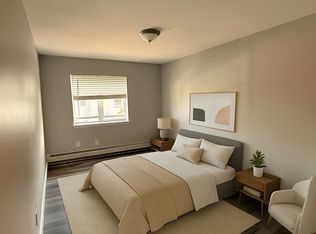 813 E 225th St APT 3, Bronx, NY 10466