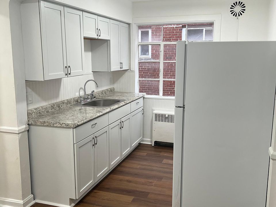 1st image of 2930 Harrison Ave APT 2