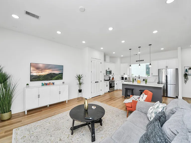 3004 Holman St — Photo 12