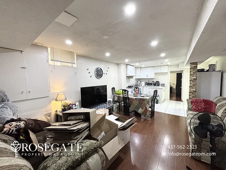 5948 Leeside Cres #2 — Photo 7