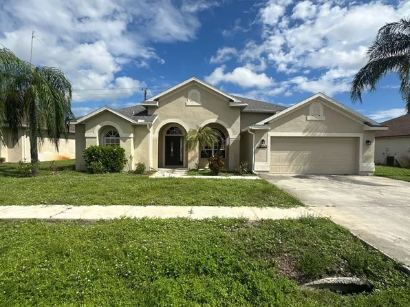 4560 Varsity Cir, Lehigh Acres, FL 33971
