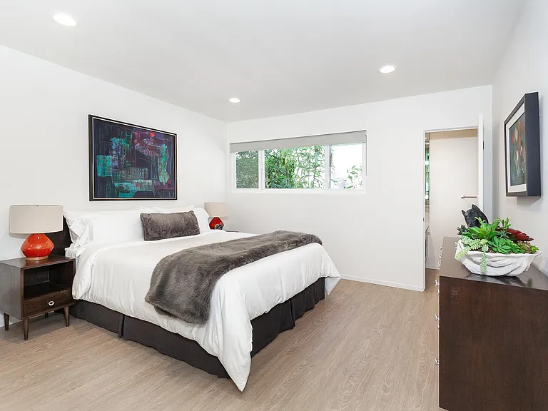 936 N San Vicente Blvd #8 — Photo 13