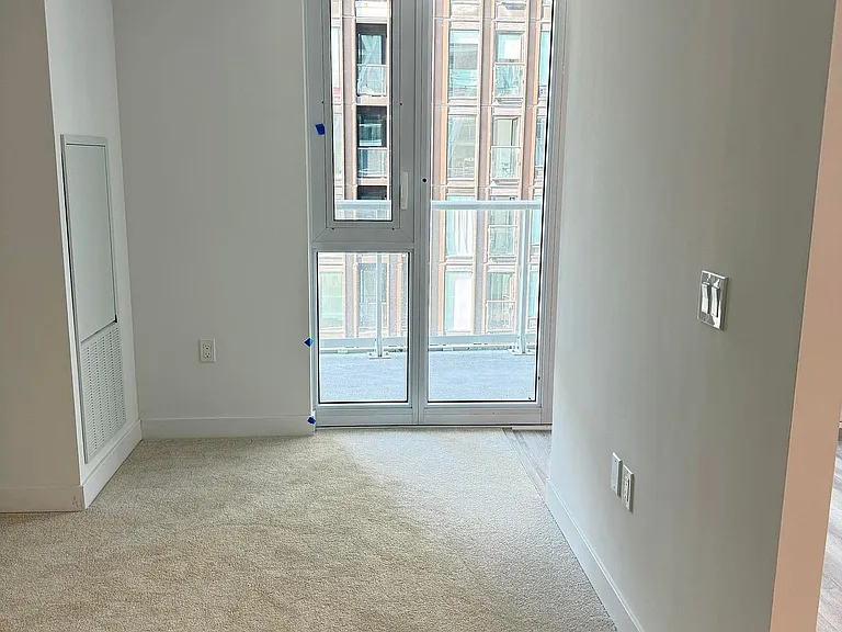 230 Simcoe St #1820 — Photo 4