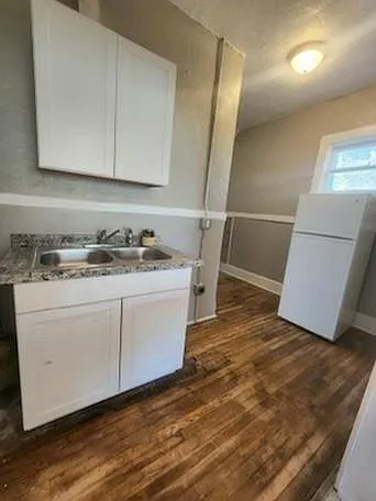 1025 N Greenwood St #2 — Photo 1