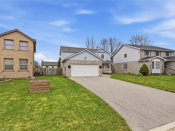 5th image of 107 Rose Bridge Cres
