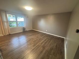 414 Pine Ter, Green Bay, WI 54303