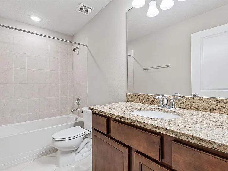 7260 Duxbury Ln — Photo 11