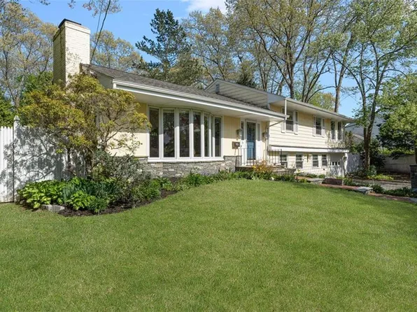 78 Timberline Rd, Warwick, RI 02886