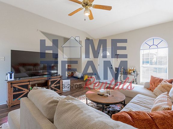 3rd image of 2903 Lantana Dr