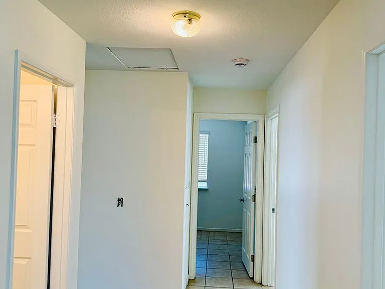 19952 Silvercrest Ln — Photo 4
