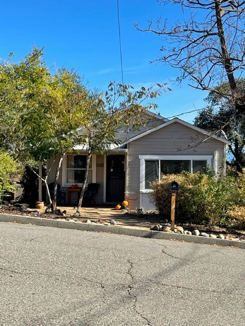 Vintage home in downtown Redding. — Photo 1