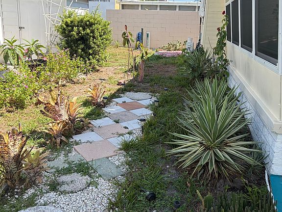 5th image of 249 Jasper St Lot 28