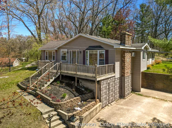 12088 N Lake St, Bitely, MI 49309