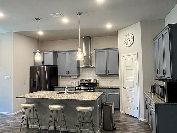 4th image of 8709 Heliotrope Ln