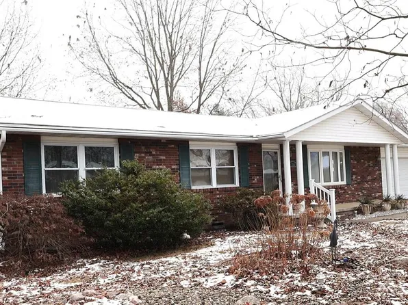 334 Northwood Ln, Salem, IL 62881