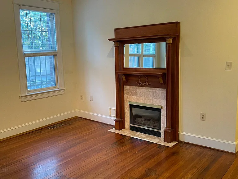 1685 Crescent Pl NW #6 — Photo 5