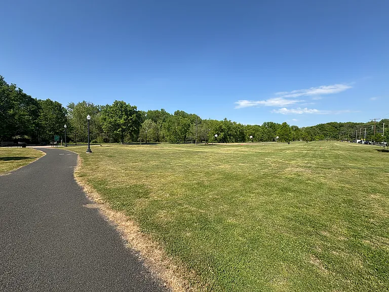 4005 Blakney Ln SE — Photo 35