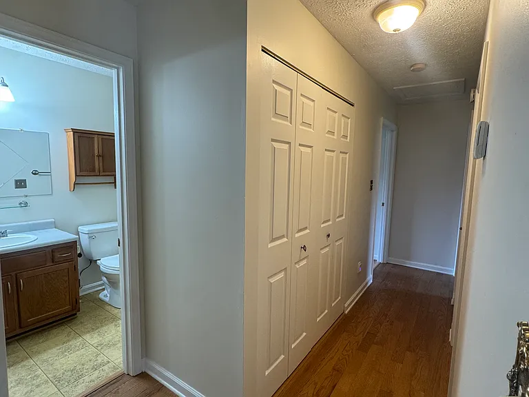 305 Routt Dr — Photo 6