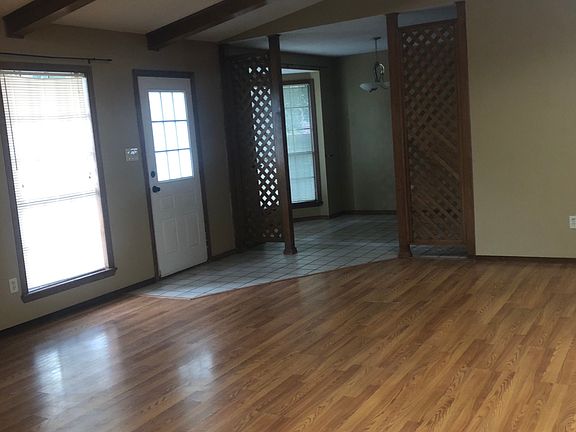 4th image of 1012 Quail Creek Dr