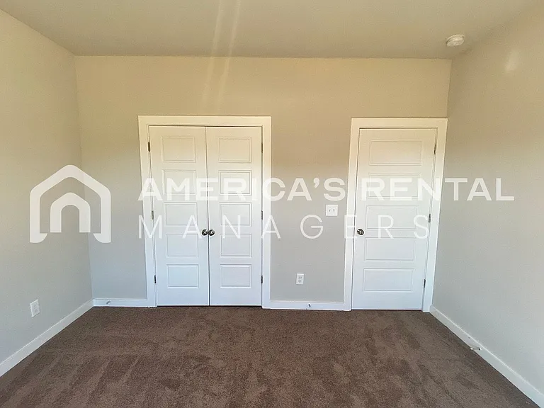 581 Andrew Dr — Photo 8