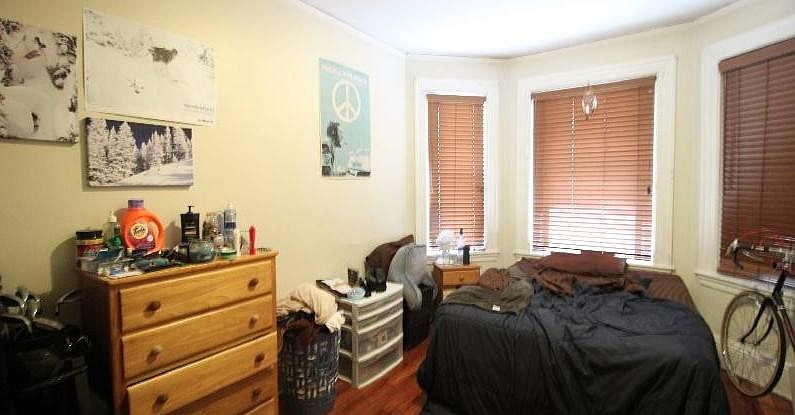 2nd image of 48 Babcock St APT 2A
