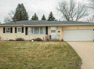 103 Primrose Ln, La Porte City, IA 50651