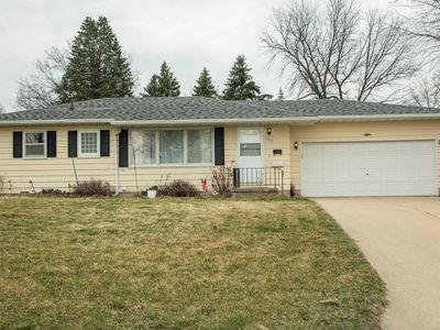103 Primrose Ln, La Porte City, IA, 50651