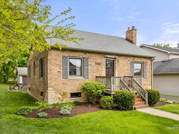 22W552 Cherry Ln, Glen Ellyn, IL 60137