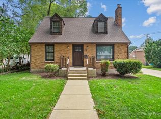 29 S Weston Ave, Elgin, IL 60123