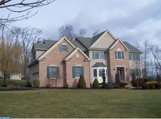 12 McPherson Dr, Flemington, NJ 08822
