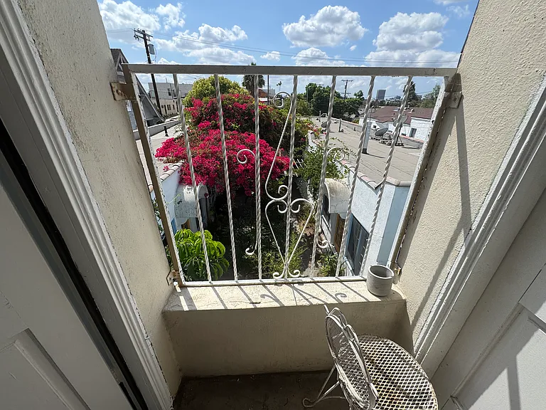 3929 Melrose Ave #3929 — Photo 4