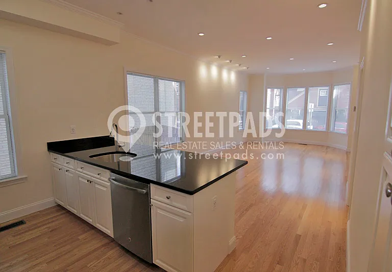 15 Langdon St — Photo 11