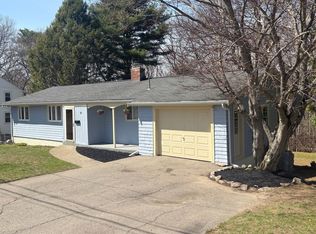 27 Sunset Dr, Randolph, MA 02368