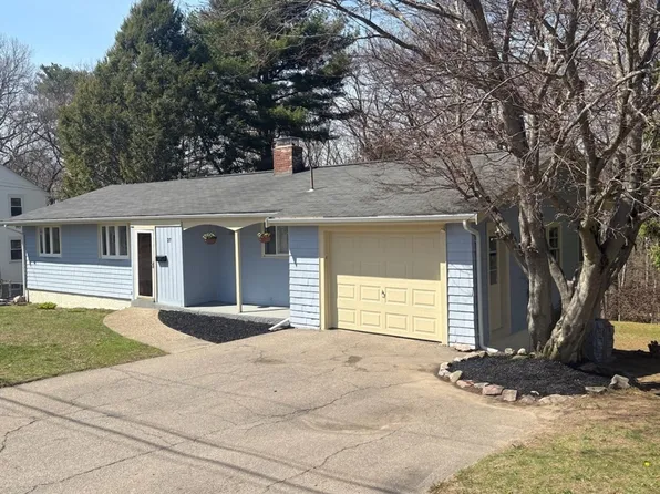 27 Sunset Dr, Randolph, MA 02368