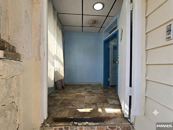 4th image of 4527 Brown St