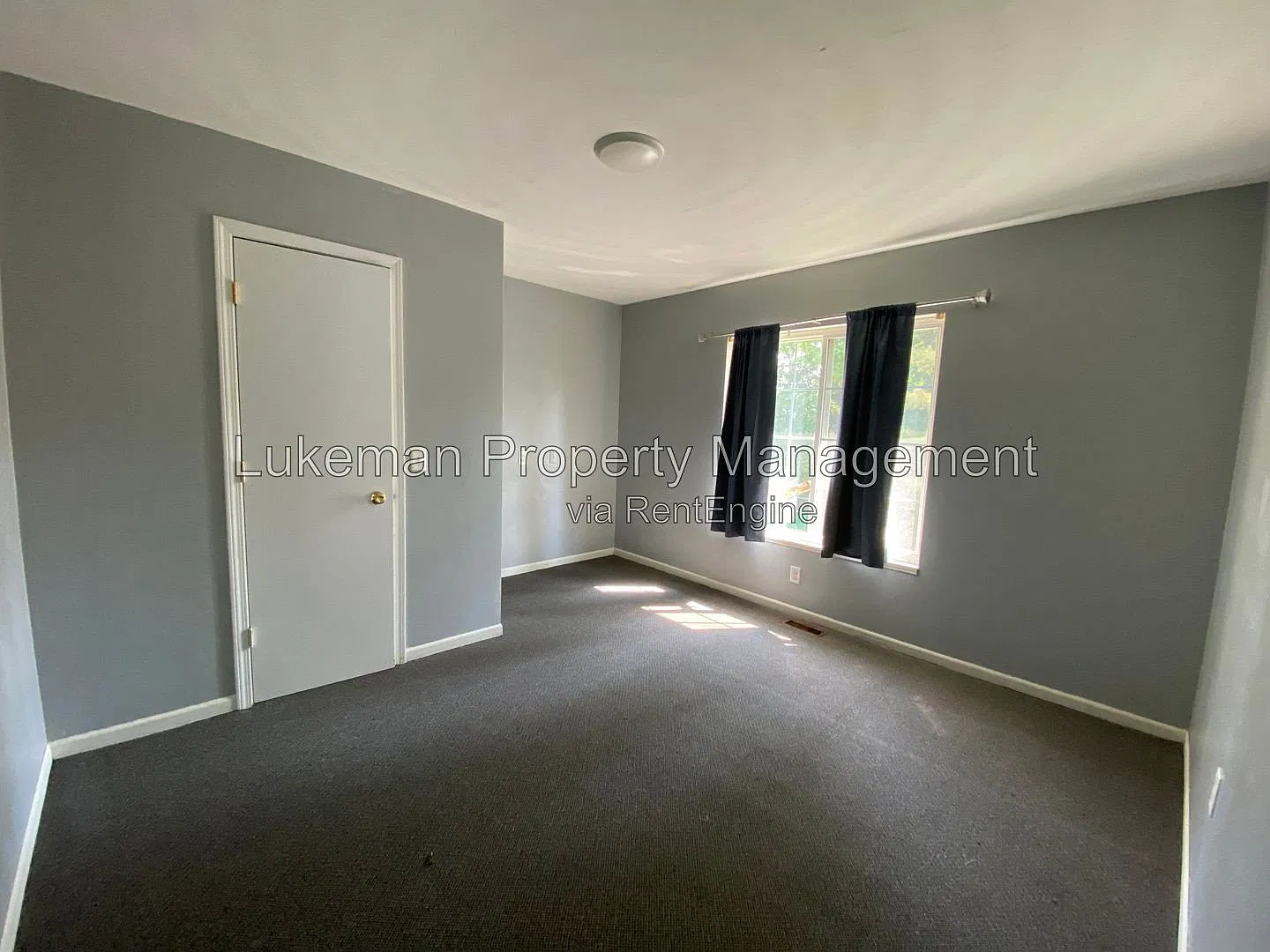 6 bed, 2.0 bath, 1960 sqft, $2,850 — Photo 2
