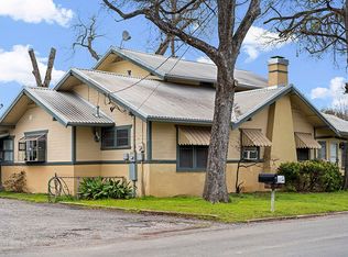 701 N Bowie St, Seguin, TX 78155