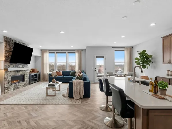 4263 Swallowtail Ln, Woodbury, MN 55129