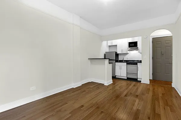 Rented by Cooper & Cooper Real Estate | media 16