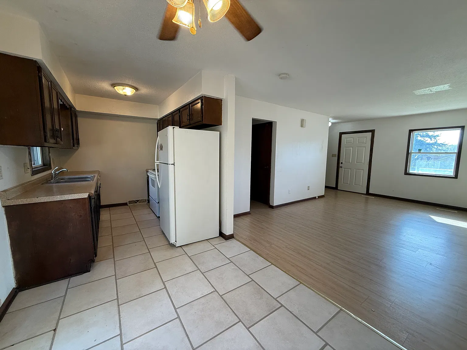 2 bed, 1.5 bath, $1,100 — Photo 3