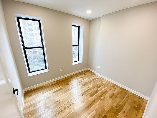 4th image of 215 Saint Anns Ave #403