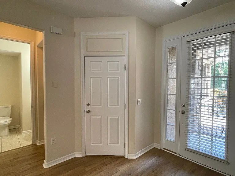9484 Strongbark Ln — Photo 11
