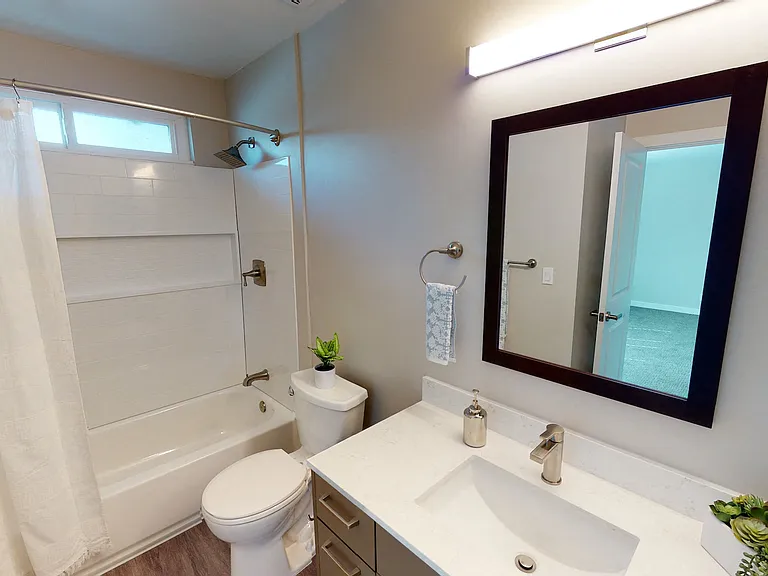 Vercanta Newport Beach | Newport Beach, CA | Bathroom